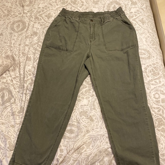 Ava & Viv Pants - Comfortable elastic waist pants in a light sage green
